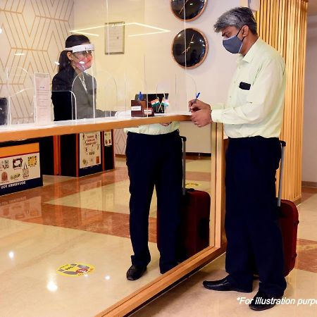 Oyo 11392 The Hotel Grand Hospitality โนอิดา ภายนอก รูปภาพ