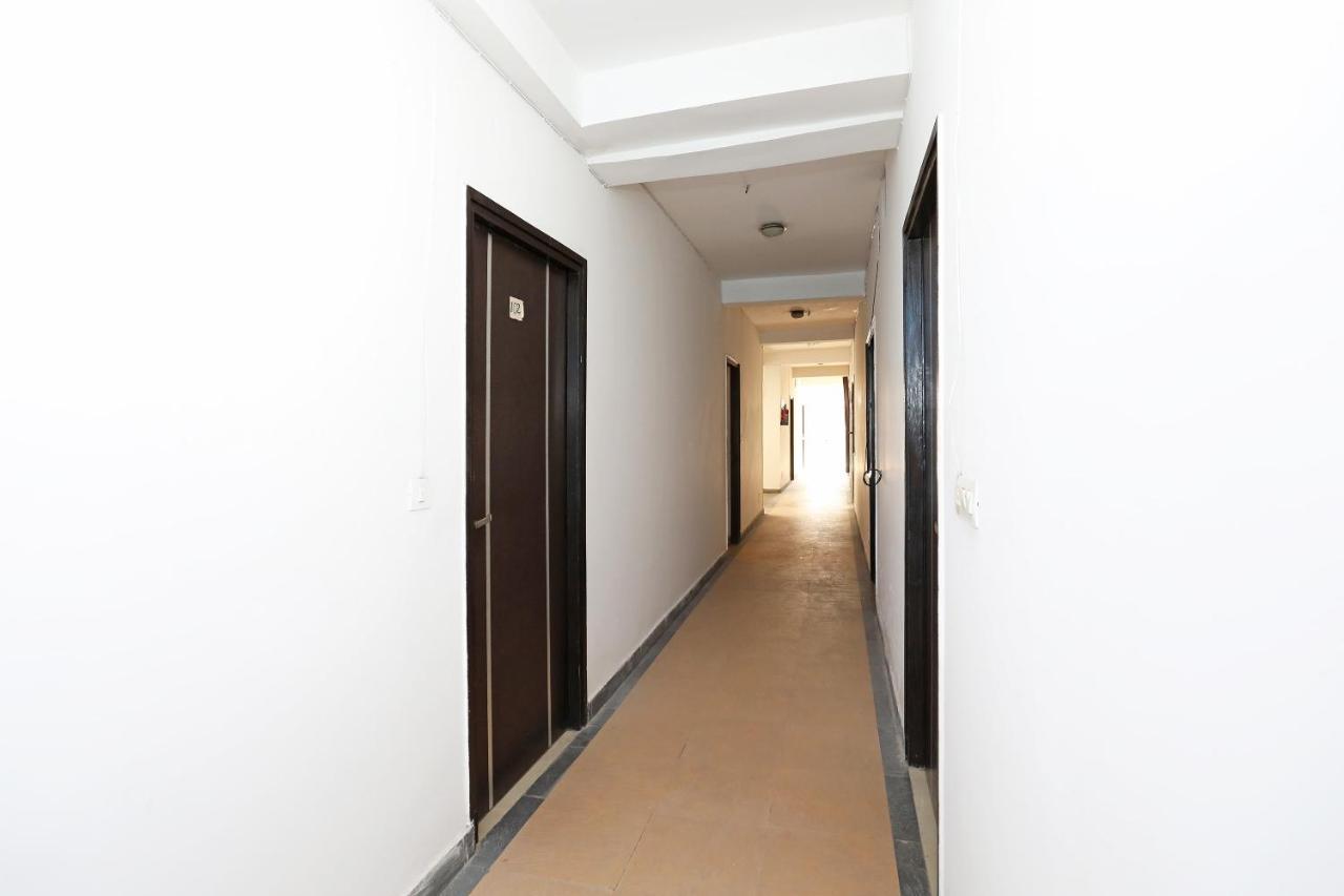 Oyo 11392 The Hotel Grand Hospitality โนอิดา ภายนอก รูปภาพ