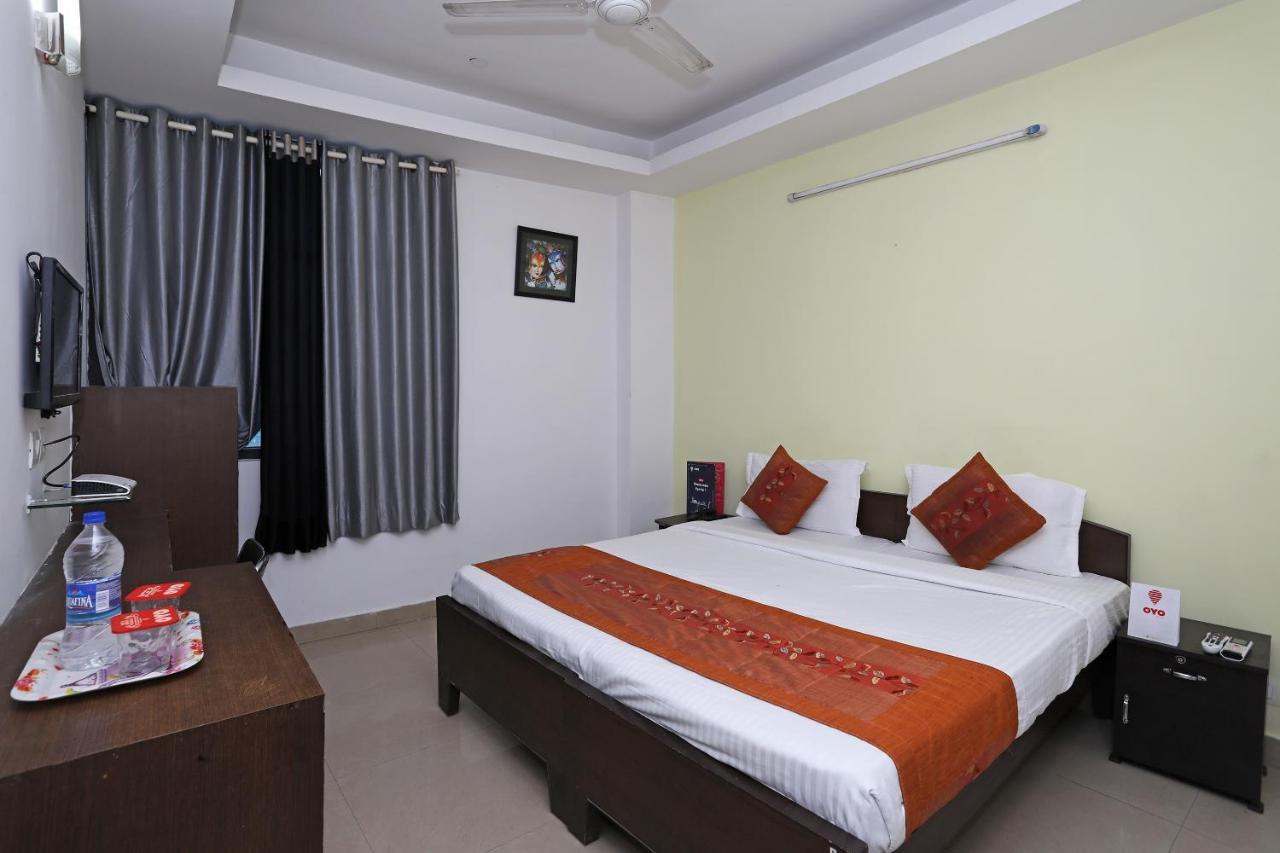 Oyo 11392 The Hotel Grand Hospitality โนอิดา ภายนอก รูปภาพ