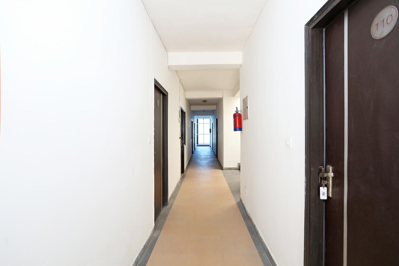 Oyo 11392 The Hotel Grand Hospitality โนอิดา ภายนอก รูปภาพ